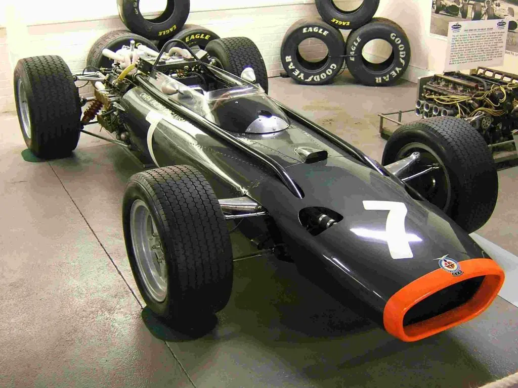 f1 car with the h16 engine 