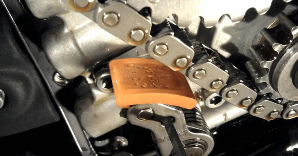 Example of cam chain tensioner failure in an Evo engine